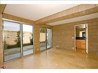 5th image of 7026 Dume Dr