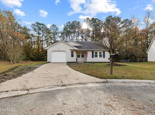 612 Crissy Dr, Jacksonville, NC 28540