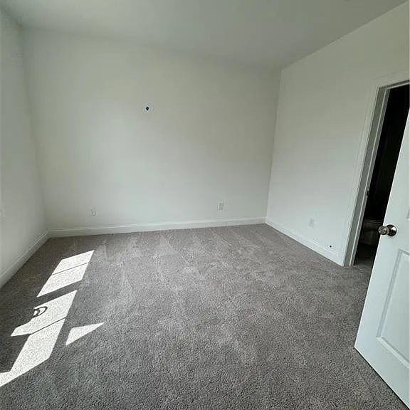 1112 Larkin Dr — Photo 10
