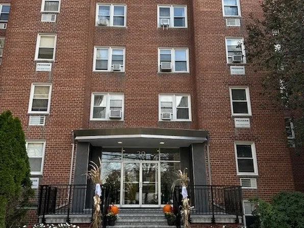 39 Glenbrook Rd APT 2F, Stamford, CT 06902