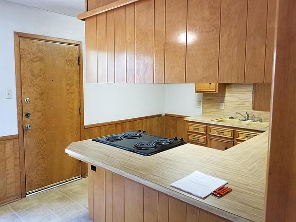 5th image of 7714 Albany Ave APT A