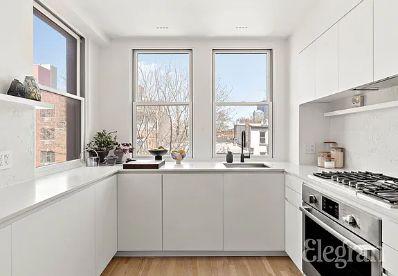 Sold by (Legacy) Elegran | media 10