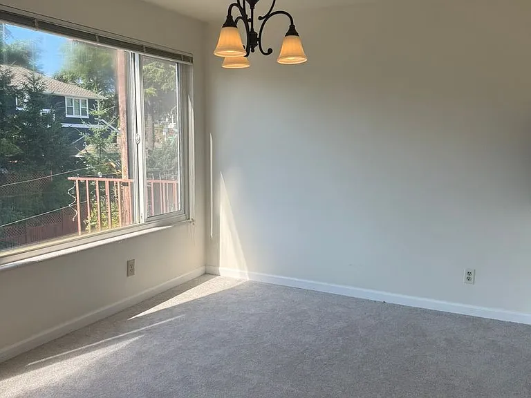 1952 Thorndyke Ave W — Photo 16