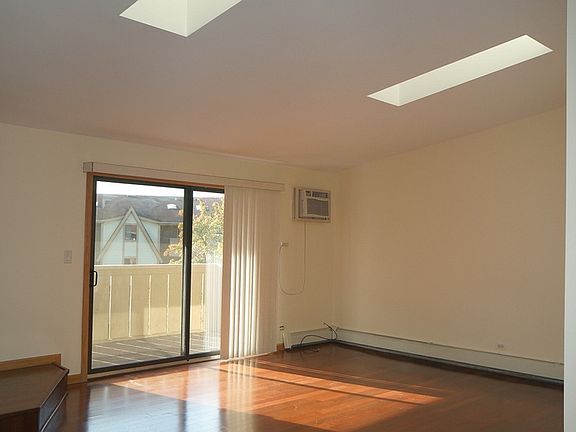 2nd image of 19 Cedar Ct APT 11