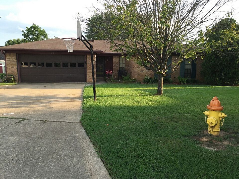 1st image of 3622 Fairfield Dr