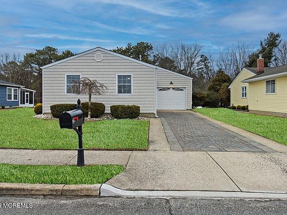 4th image of 194 Port Royal Drive