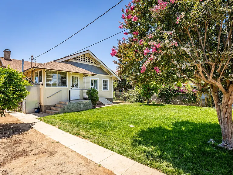 2715 Cridge St — Photo 8
