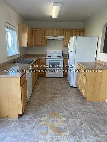 2011 N Churchill Dr — Photo 5