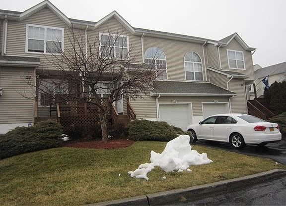2nd image of 625 Crab Apple Ln