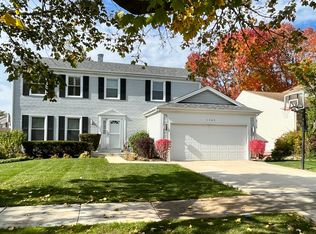 1343 Devonshire Rd, Buffalo Grove, IL 60089