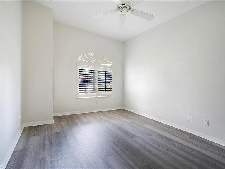 10800 Fieldfair Dr — Photo 16