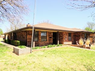 2302 Heritage Trl, Enid, OK 73703