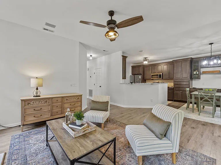 1317 Shimmer Light Cir — Photo 17