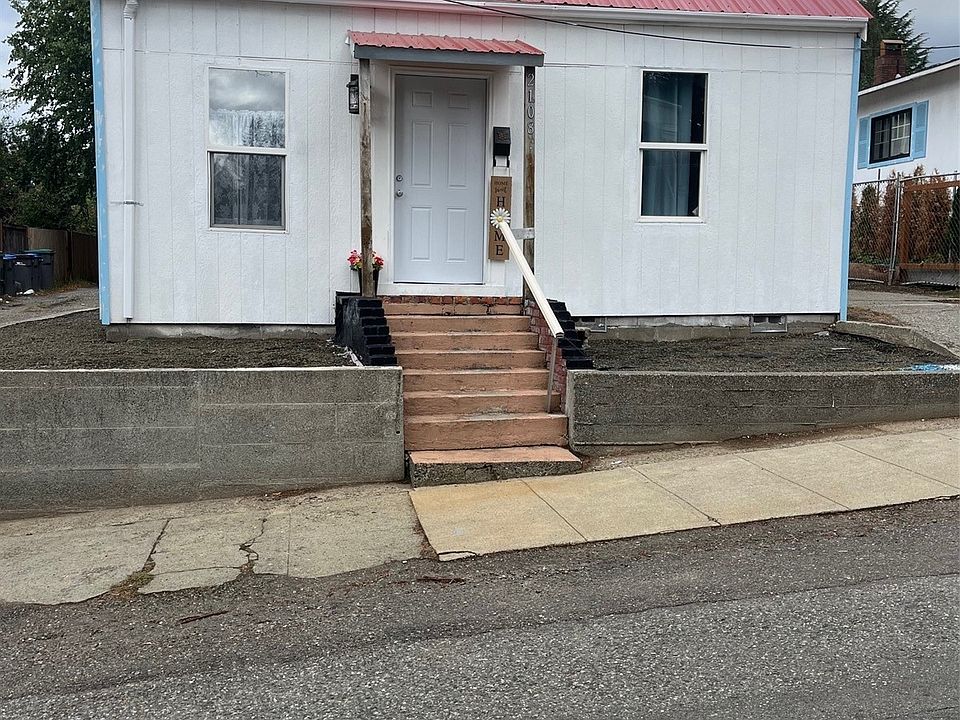 1st image of 2108 1st St