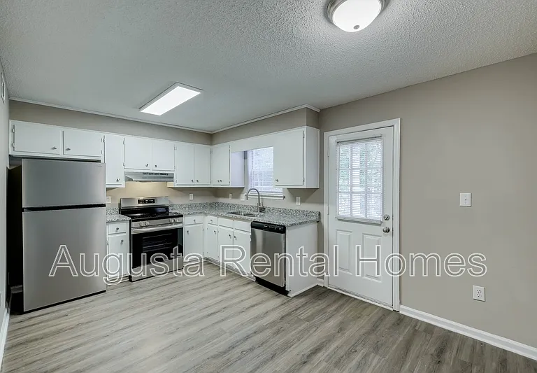 146 Chalet North Ct #146 — Photo 12