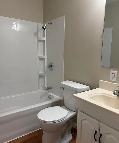 713 Essex Ave — Photo 6