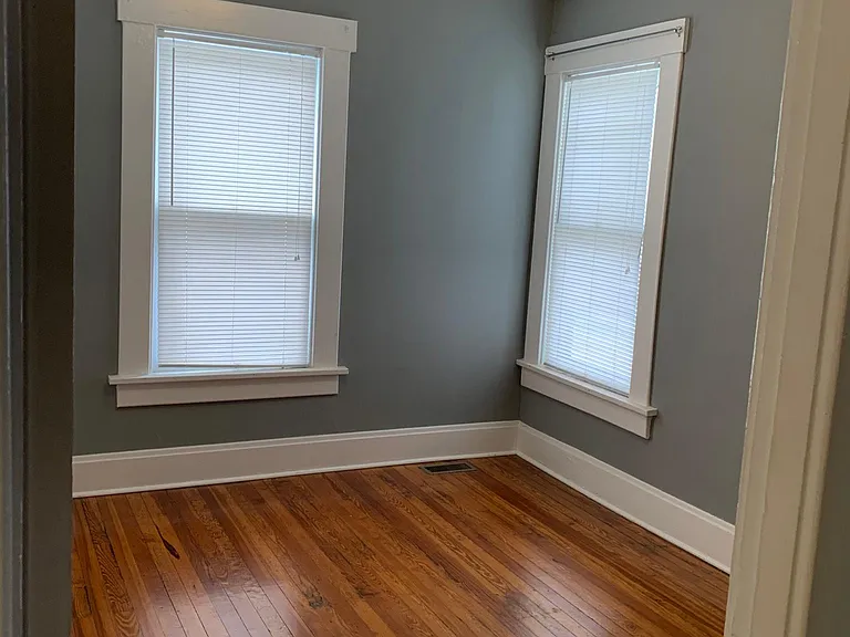 379 E Tompkins St — Photo 16