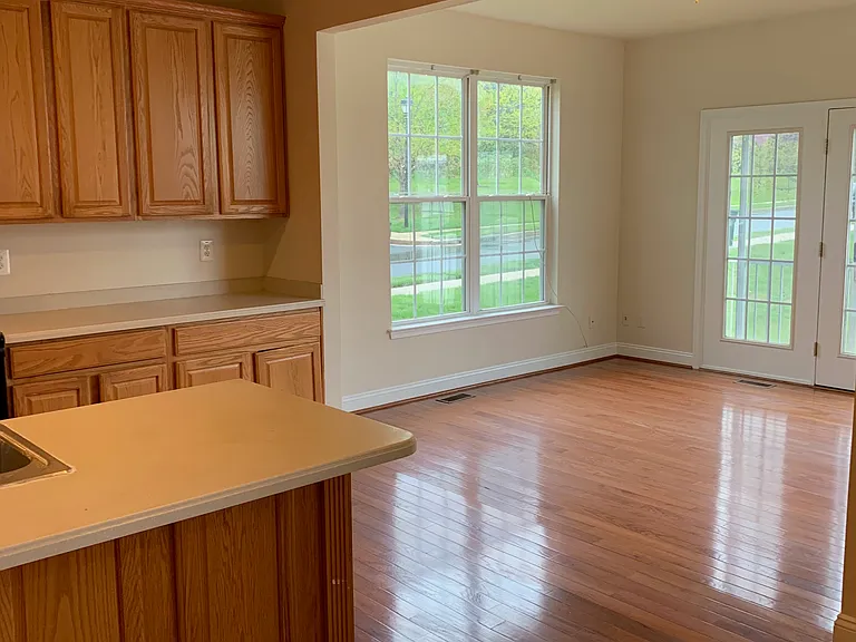 501 Callander Way — Photo 6