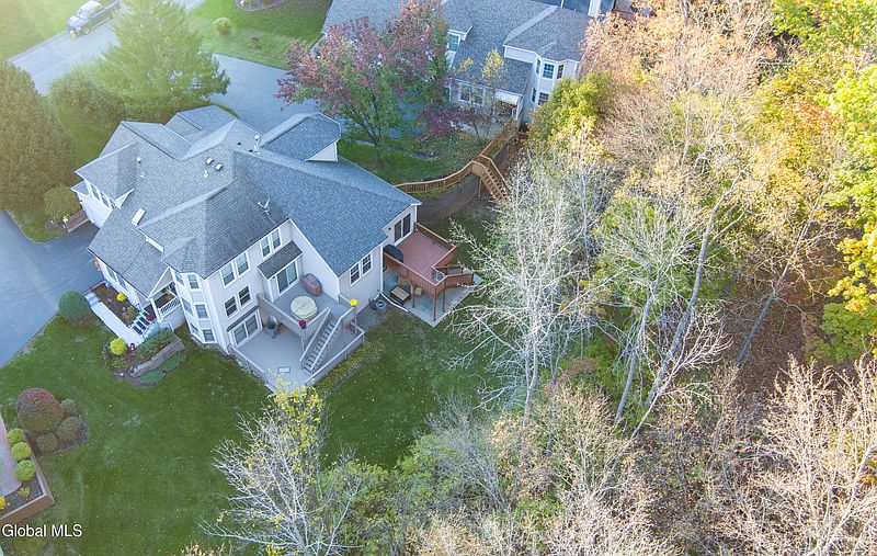 4th image of 97 Killarney Drive