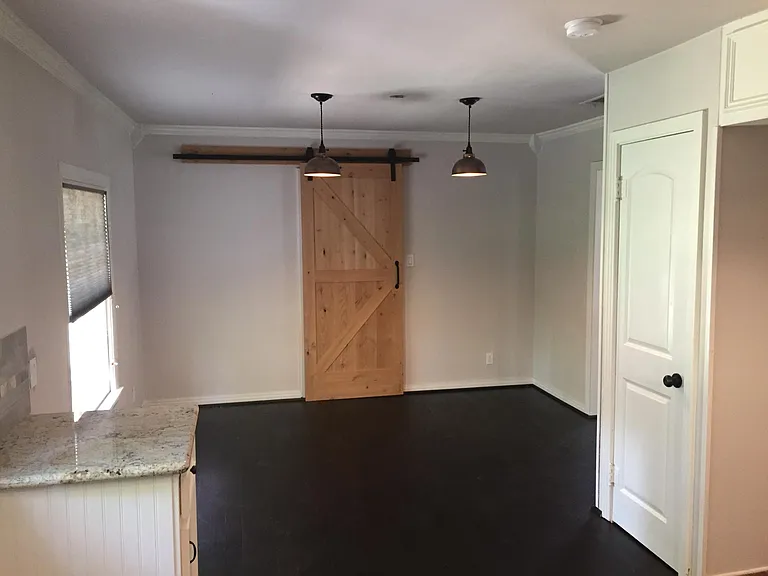 302 Baker Dr — Photo 4