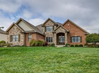 327 Yorkshire Ln, Xenia, OH 45385