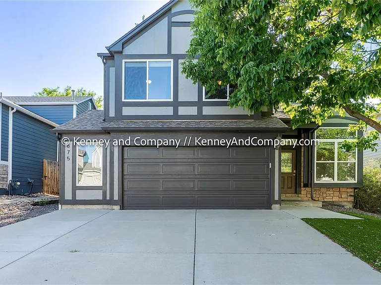 875 S Lindsey St — Photo 1
