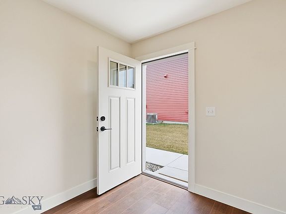 3rd image of 3055 Breeze Ln Unit B