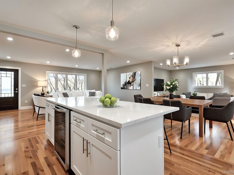 142 Crooked Hill Road, Huntington, NY 11743 | MLS #940602 | Zillow