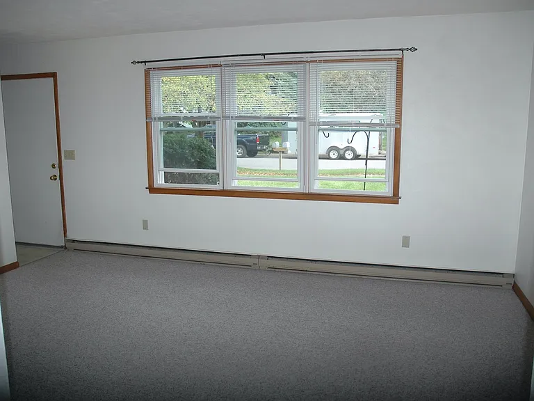 510 Royal Rd — Photo 3