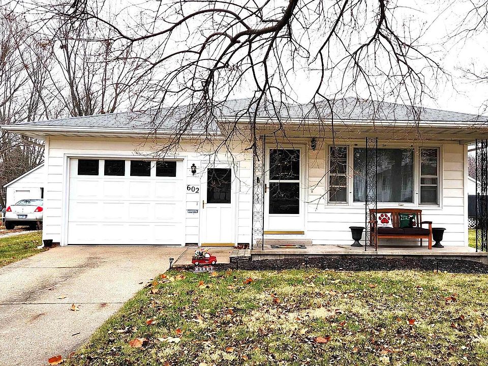 1st image of 602 N College Ave