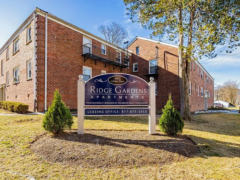Ridge Gardens Apartments — Photo 26
