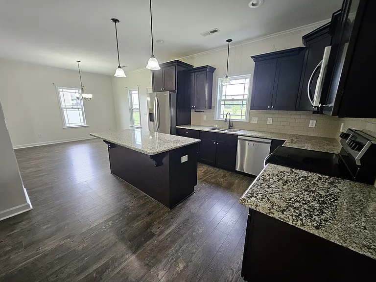 303 Weeping Willow Dr — Photo 8