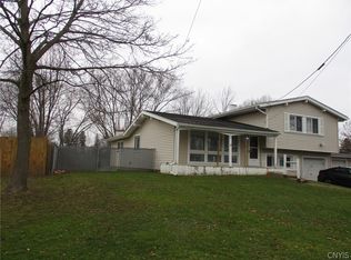 3 Elderberry Ln, Liverpool, NY 13090