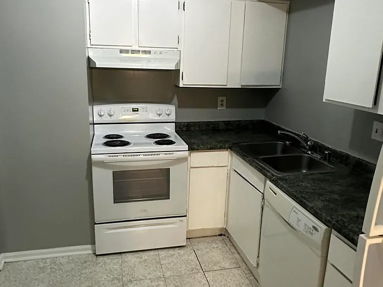 380 Redding Rd #1 — Photo 21