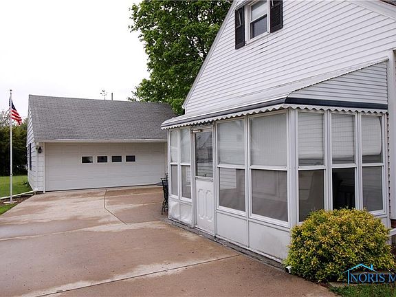 3rd image of 205 E College Ave