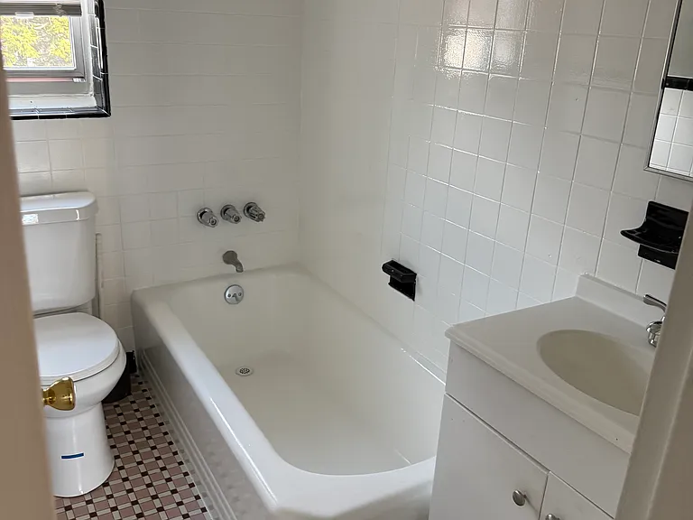 340 Hudson St #2 — Photo 2