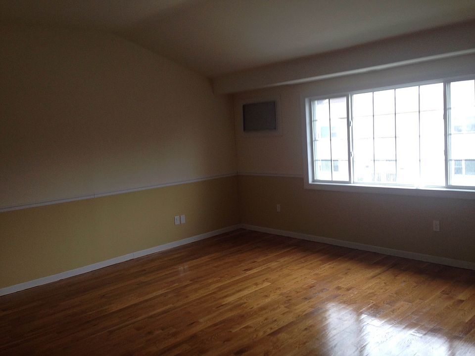 2nd image of 20515 116th Rd