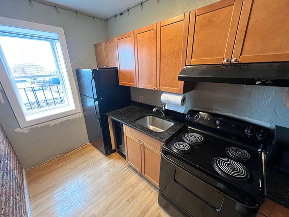 3rd image of 4 Michelangelo St #9