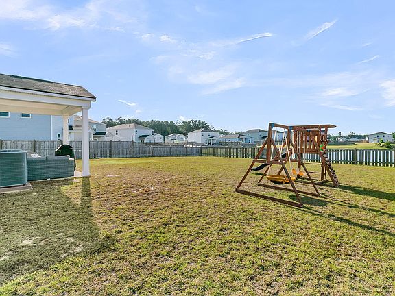 2nd image of 548 Spanish Wells Rd