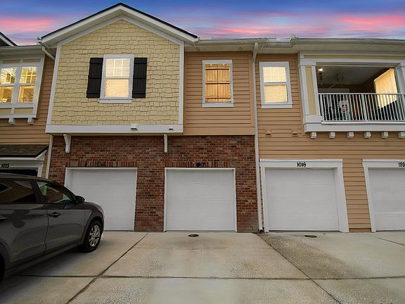 2nd image of 1017 Golden Lake Loop St