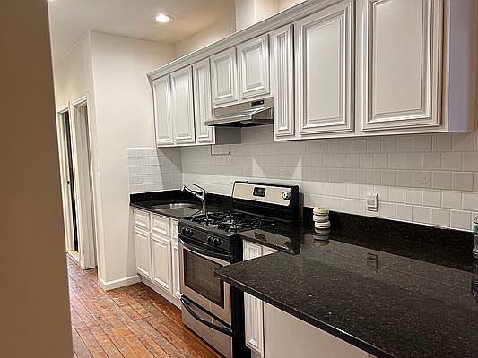 3rd image of 704 Leonard St APT 2L