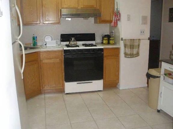 4th image of 474 Ovington Ave APT 1b