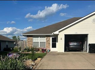 2208 Addie Dr, Pleasant Hill, MO 64080