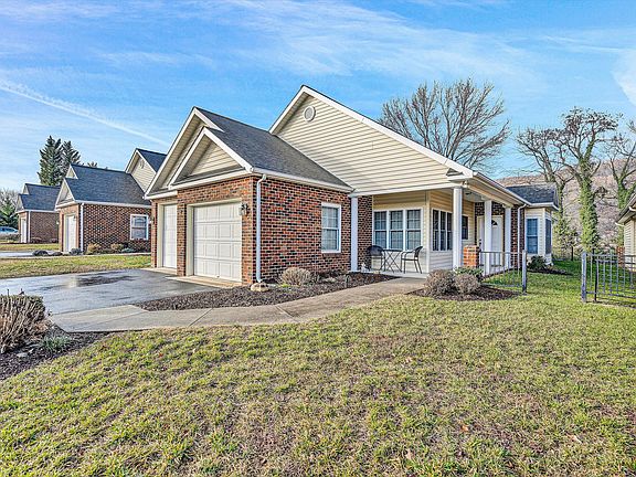 2nd image of 1902 Haworth Cir