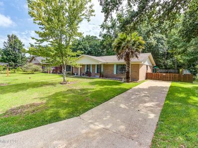 2225 Sandalwood Dr, Gautier, MS, 39553