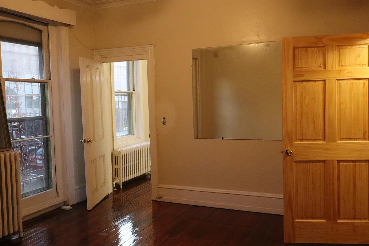 Building Photo - 110 S 42nd St #1R