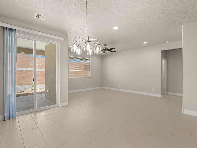 6801 Cleary Loop NE — Photo 9