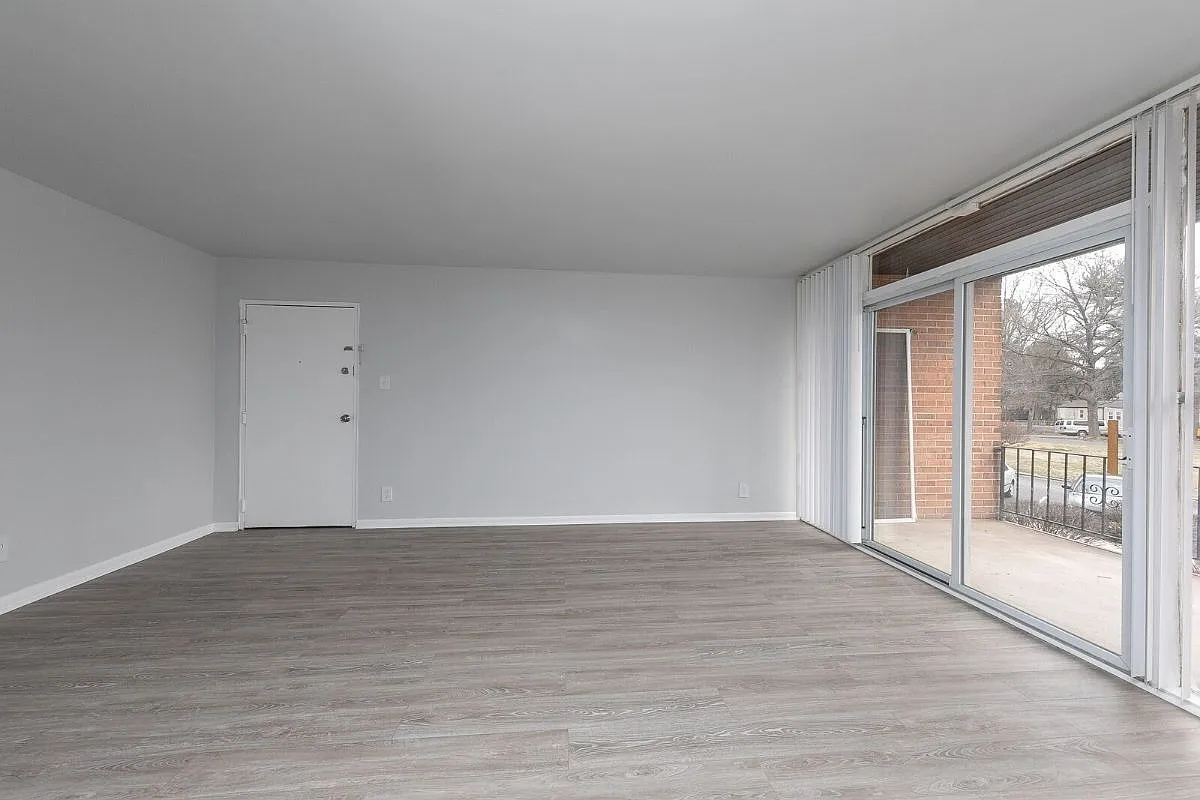 Timber Pointe Apartments — Photo 3