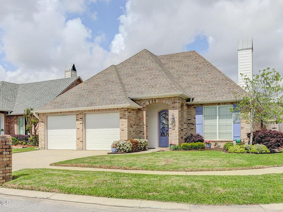 1st image of 108 Kings Cove Cir