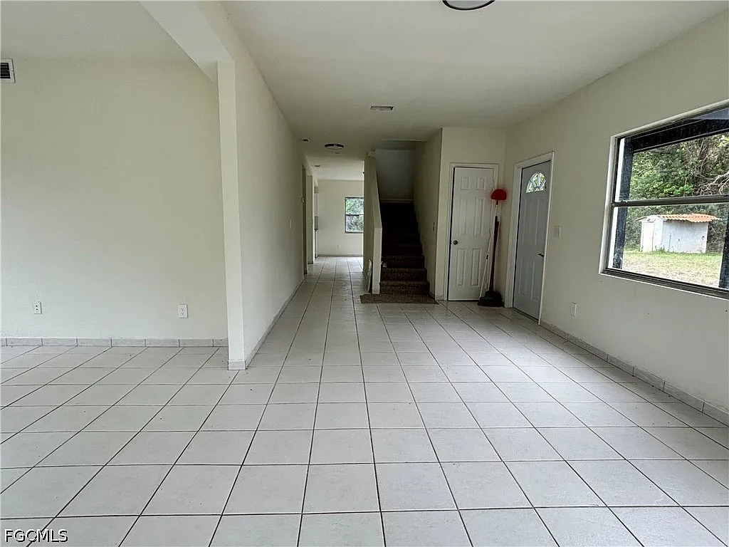 4 bed, 3.0 bath, 2304 sqft, $2,500 — Photo 4